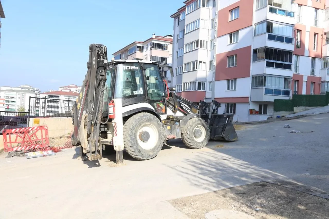 Kastamonu'da altyapı çalışması sırasında iş makinesinin çarptığı kadın hayatını kaybetti