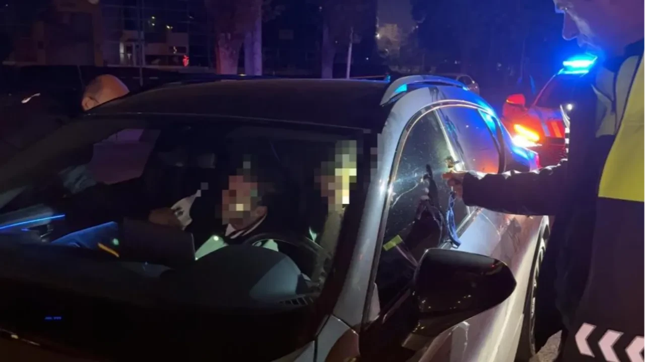 Kayseri'de kırmızı ışıkta beklerken uyuyakaldılar: Polisi 
