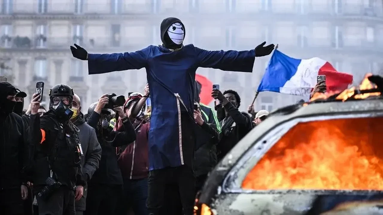 Putin protestolar için kendisini suçlayan AB liderlerine demediğini bırakmadı