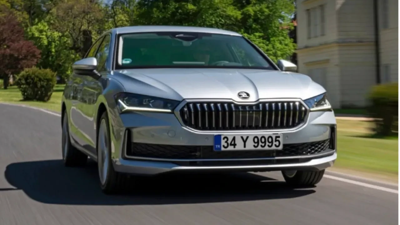 Skoda Ekim 2026 fiyat listesinde sürpriz! Bazı modellerde zam yok: İşte Skoda Octavia, Elroq, Superb, Kamiq, Scala, Fabia ve Karoq güncel fiyatları