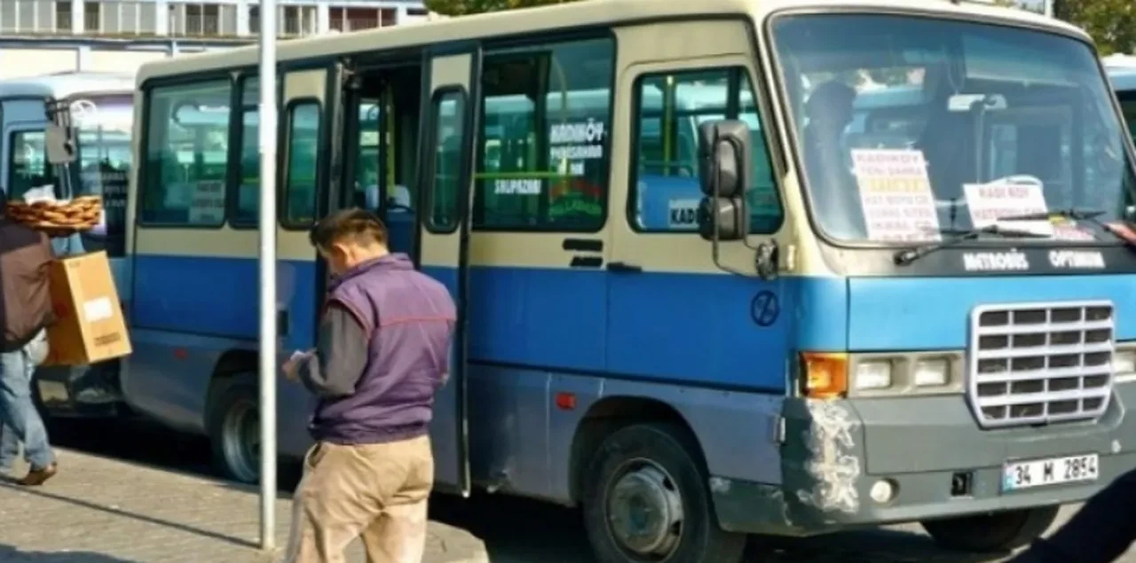 Yargıtay’dan 'değnekçileri' ilgilendiren karar: Bahşişle çalışan minibüs kahyasına tazminat yok
