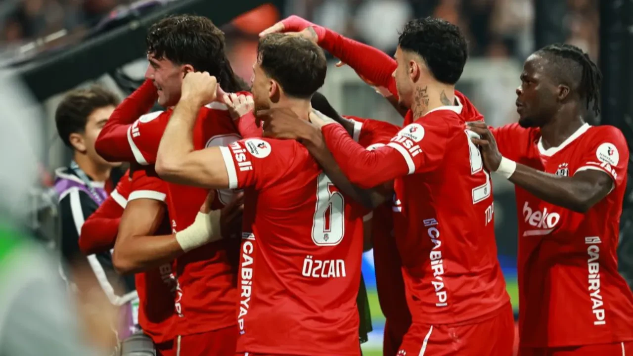 Beşiktaş 2 golle kazandı! Siyah-beyazlılar, İstanbul Başakşehir
