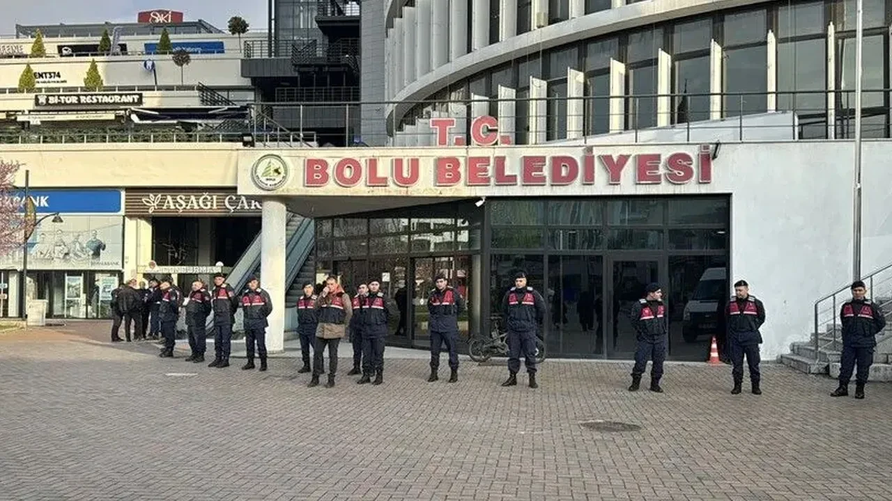 Bolu Belediyesi’ne şafak operasyonu: 4 kişi gözaltına alındı