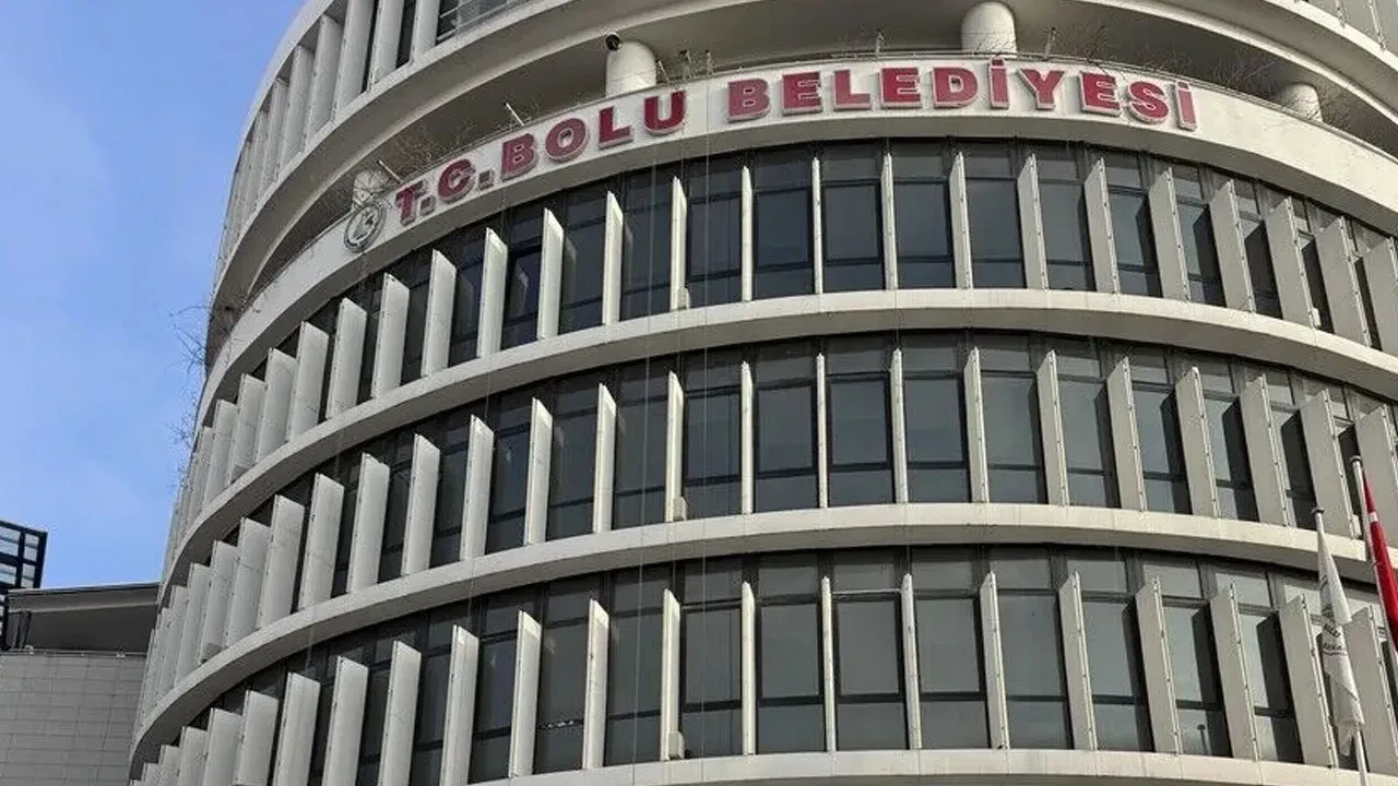 Bolu Belediyesi’ne şafak operasyonu: 4 kişi gözaltına alındı