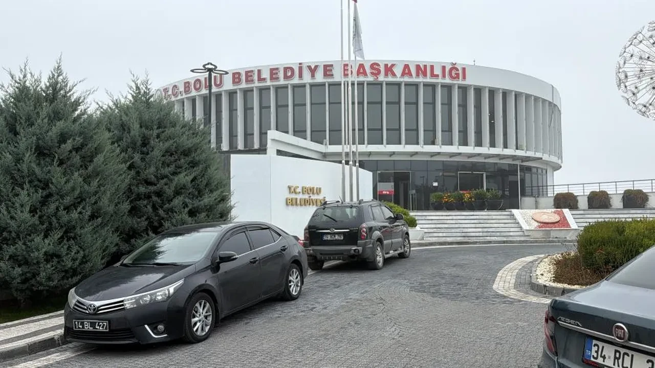 Bolu Belediyesi’ne şafak operasyonu: 4 kişi gözaltına alındı