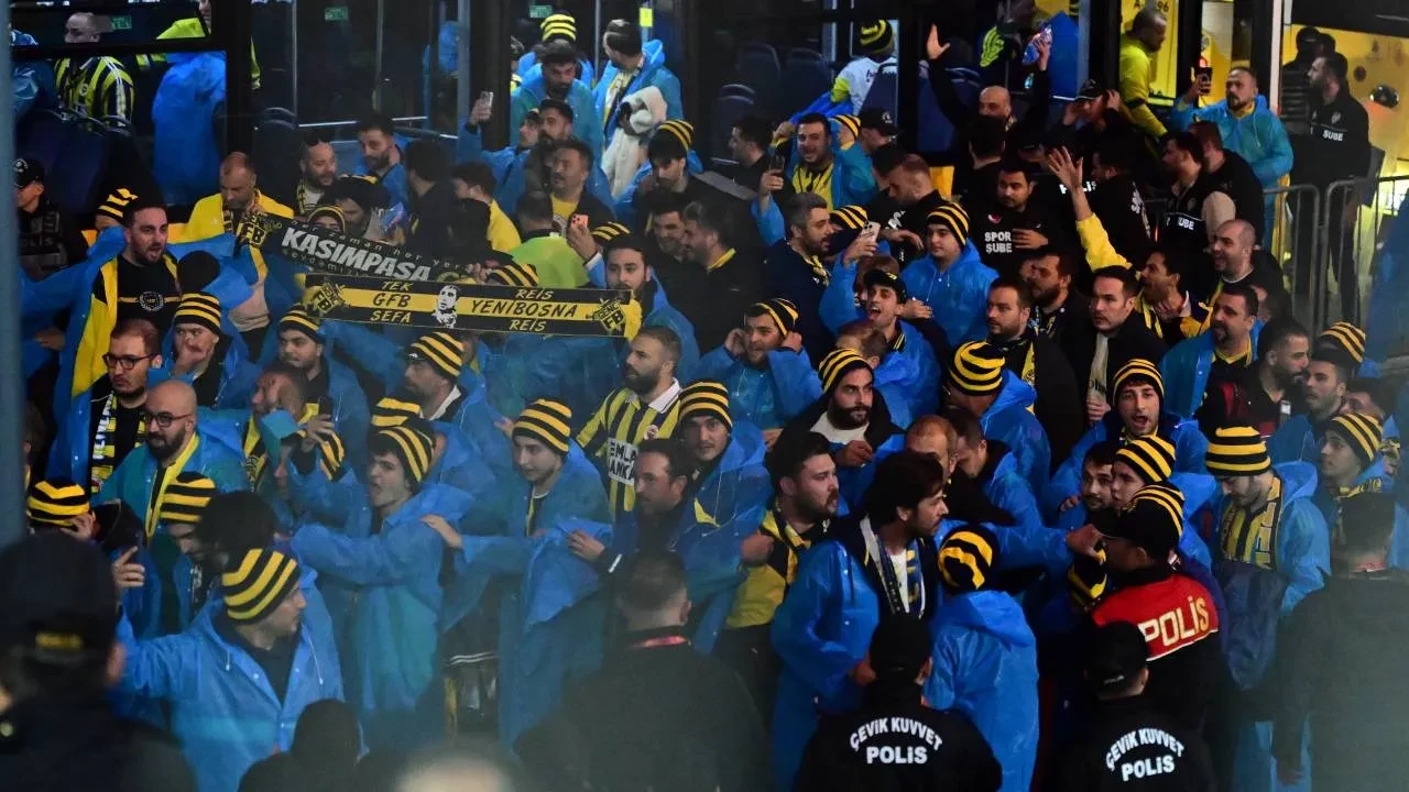 Fenerbahçe taraftarı, RAMS Park'a geldi