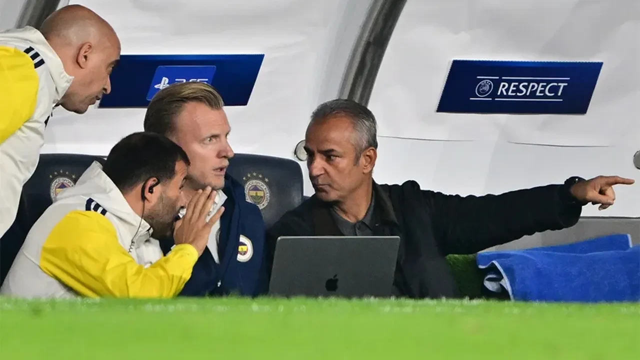 Fenerbahçe'de derbiye saatler kala Kerem Aktürkoğlu kararı! İsmail Kartal kararını verdi
