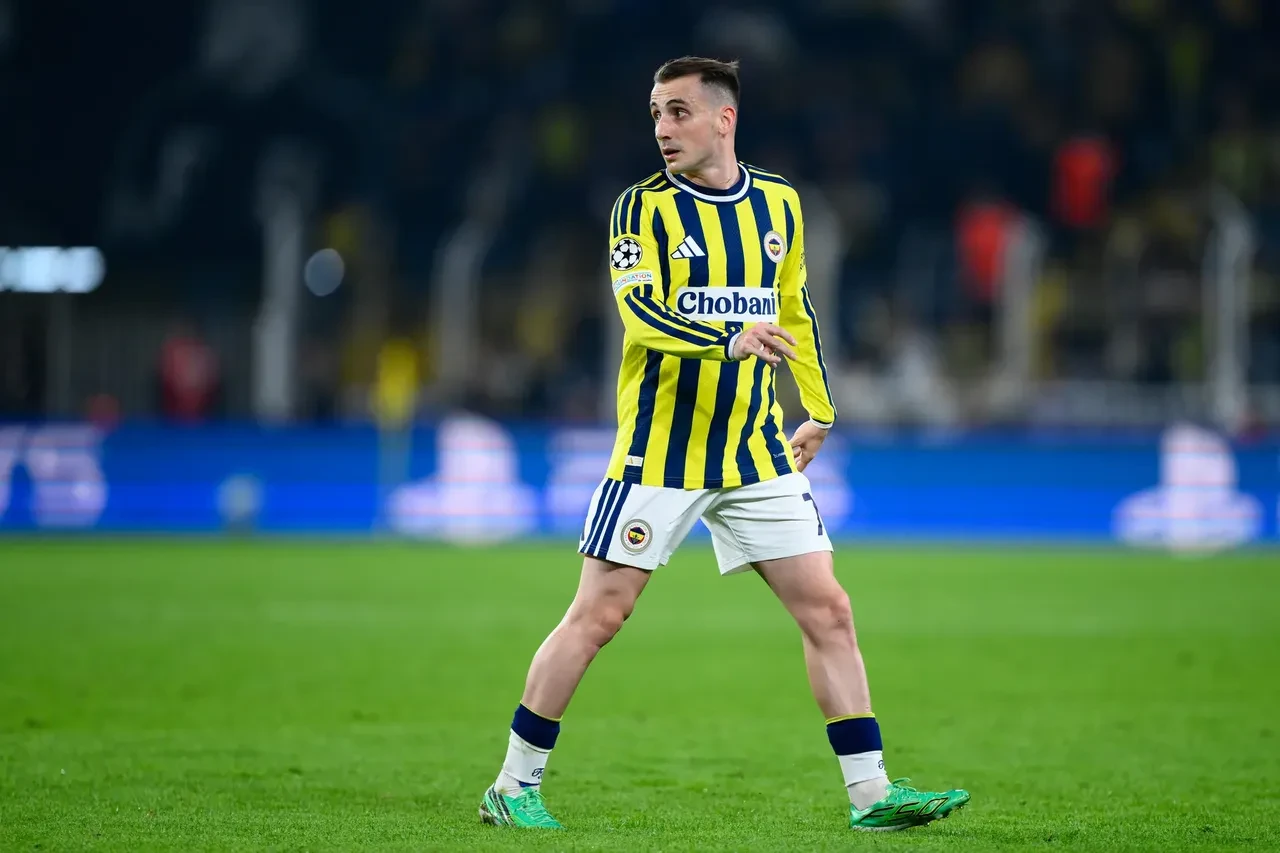 Fenerbahçe'de derbiye saatler kala Kerem Aktürkoğlu kararı! İsmail Kartal kararını verdi