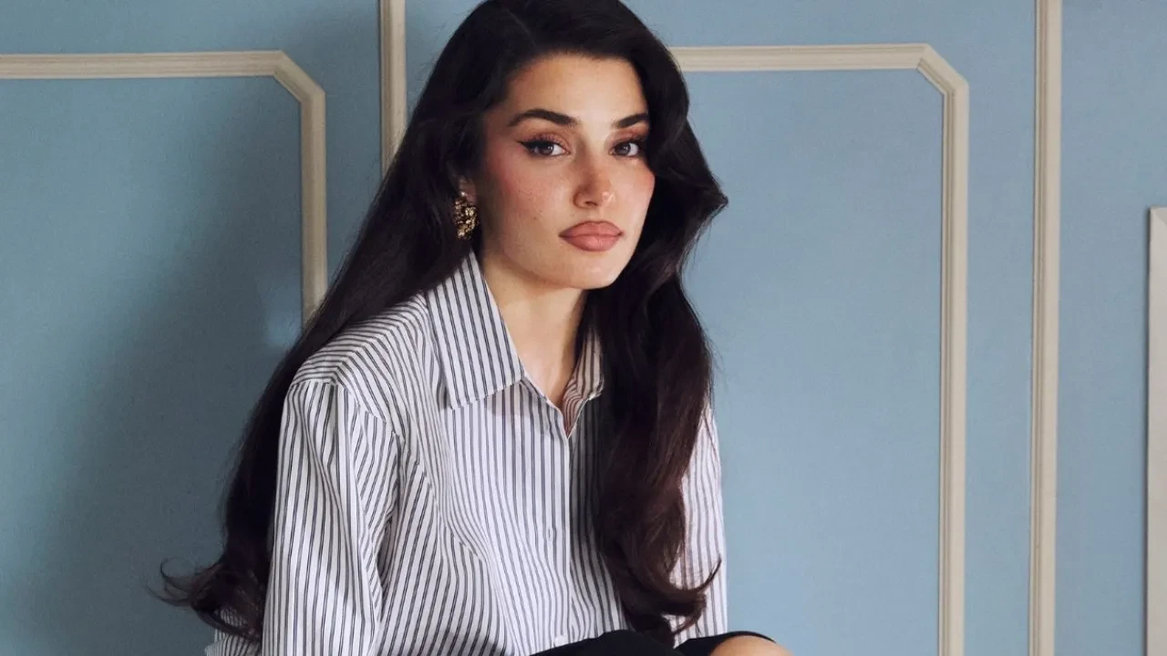 Hande Erçel'in anne acısı! Gençlik fotoğrafını paylaştı