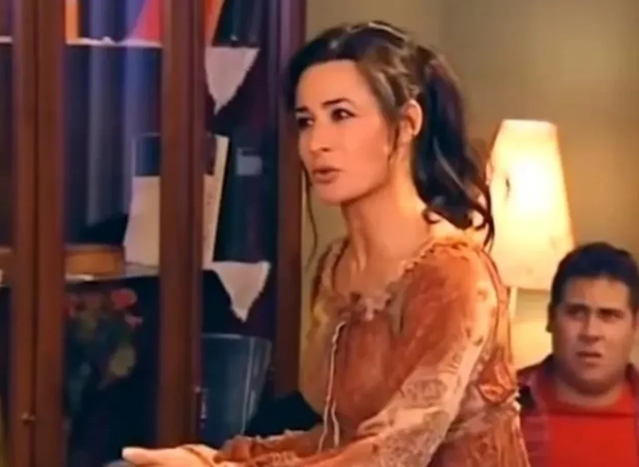 Hayat Bilgisi’nin Ürperi’si Ceren Soylu yıllar sonra ortaya çıktı! Doğal saçları ve sade tarzıyla dikkat çekti