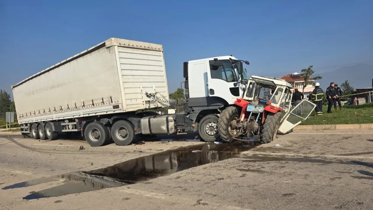 Tokat’ta tır traktörü biçti: 2 kişi öldü, 1 kişi yaralandı