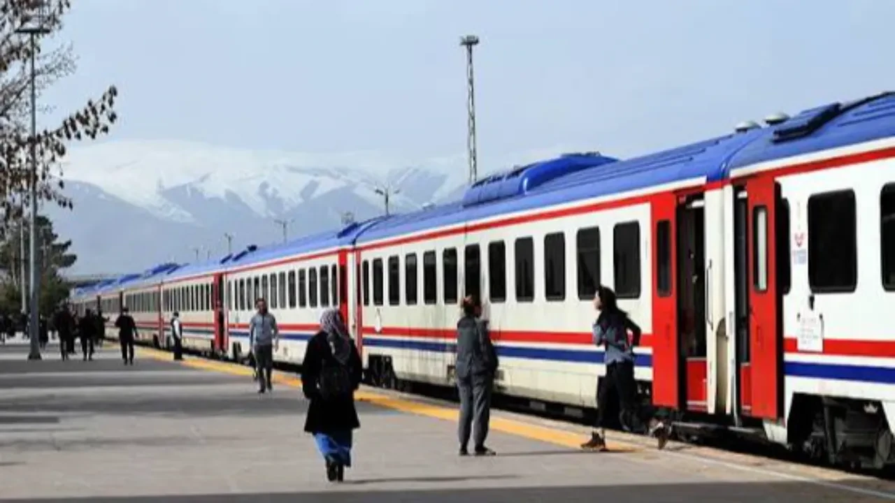 Turistik Doğu Ekspresi 2026-2027 bilet fiyatları belli oldu! Oda ücretleri ve yemekli vagon menü fiyatları ne kadar? Turistik Doğu Ekspresi biletleri ne zaman satışa çıkacak?