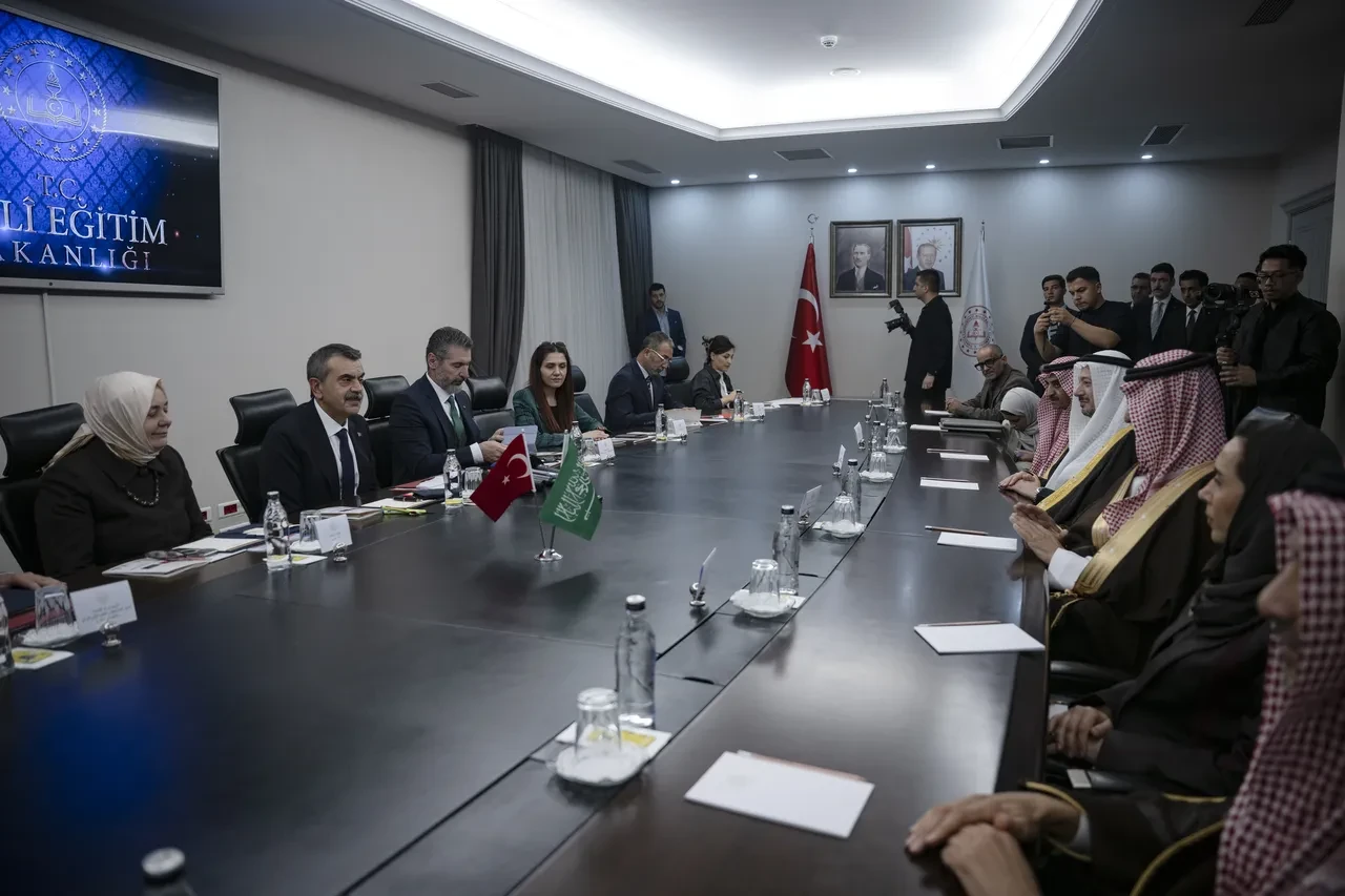 Türkiye ile Suudi Arabistan'dan eğitimde yeni adım: İşbirliği için imzalar atıldı