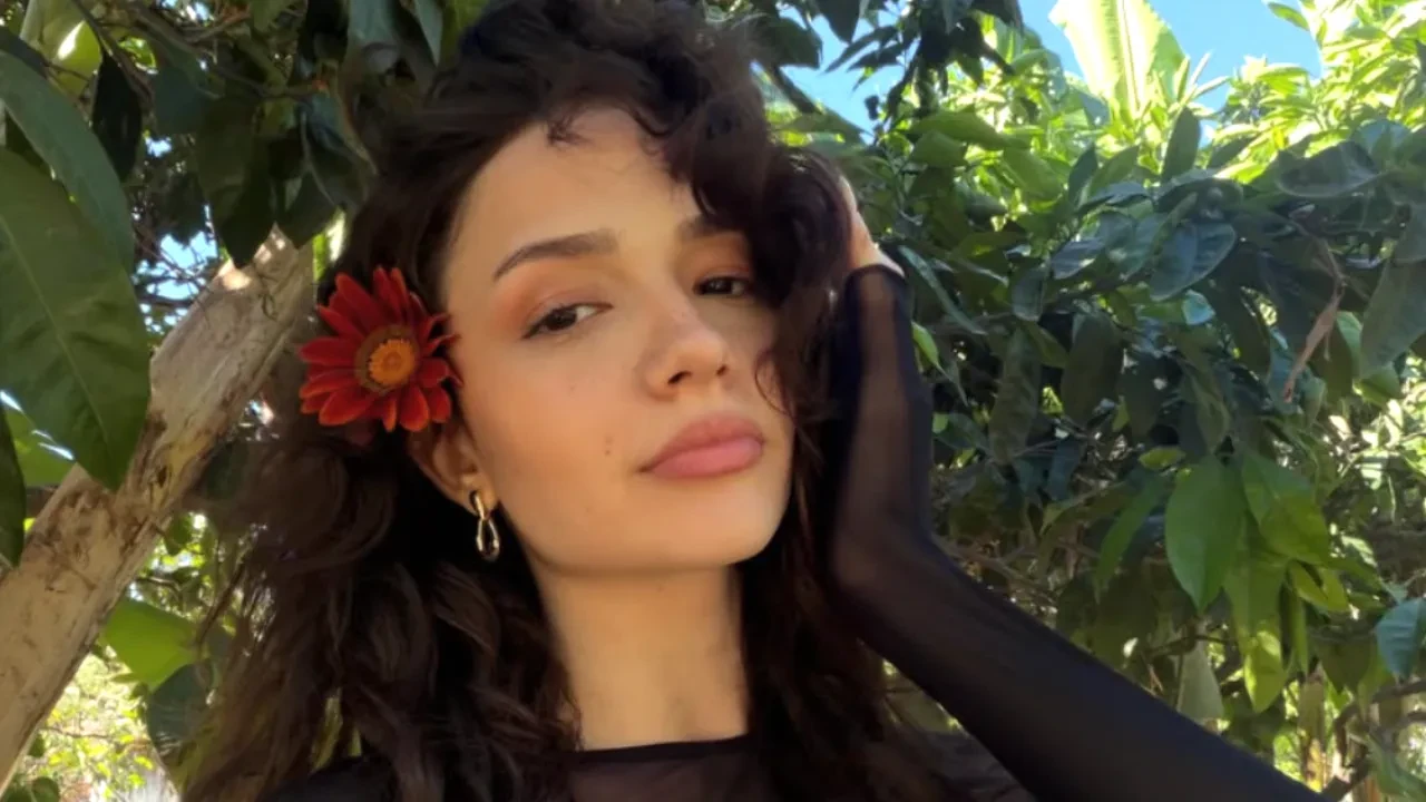 Uzak Şehir Berfin rolündeki Feride Özdinç kaç yaşında, hangi dizilerde oynadı? Feride Özdinç’in Instagram hesabı