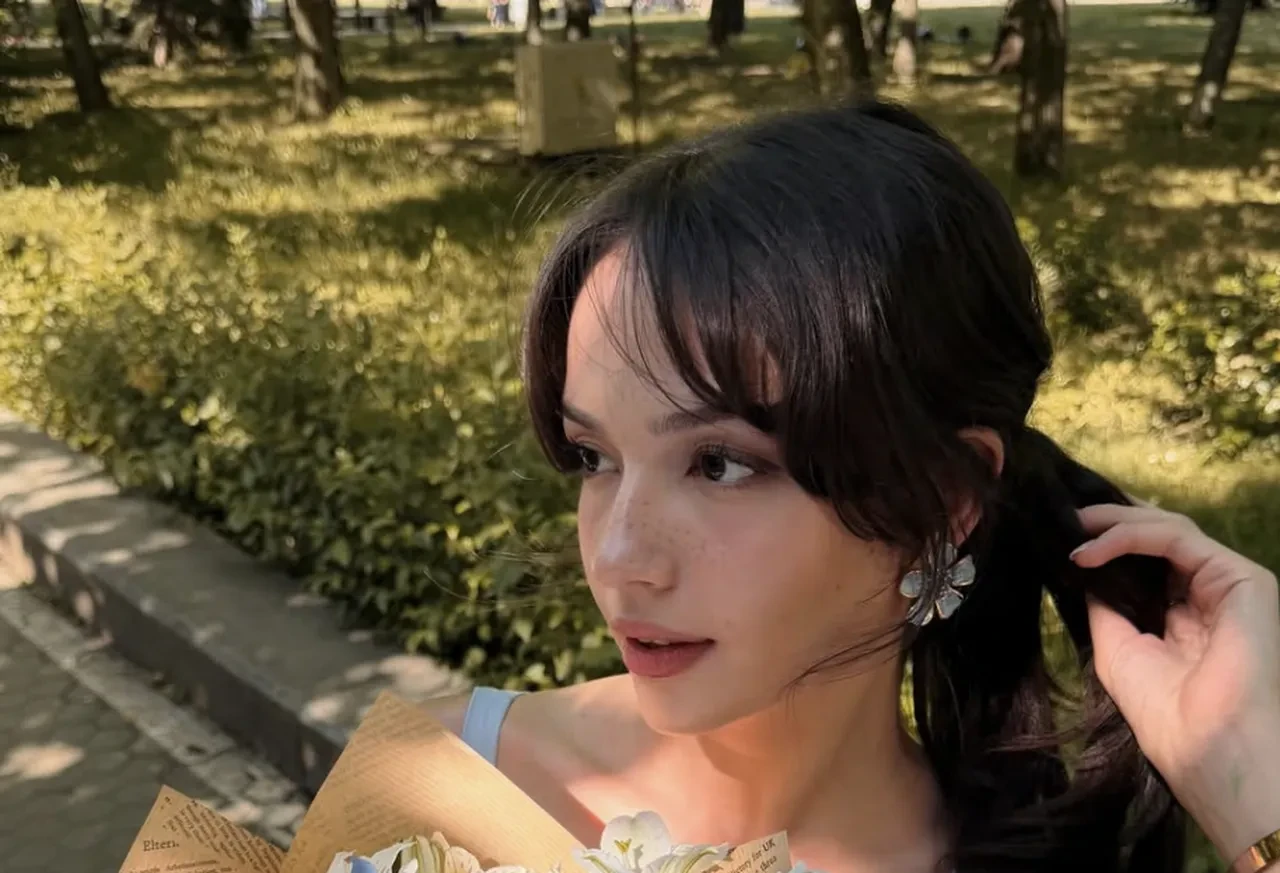 Uzak Şehir Berfin rolündeki Feride Özdinç kaç yaşında, hangi dizilerde oynadı? Feride Özdinç’in Instagram hesabı