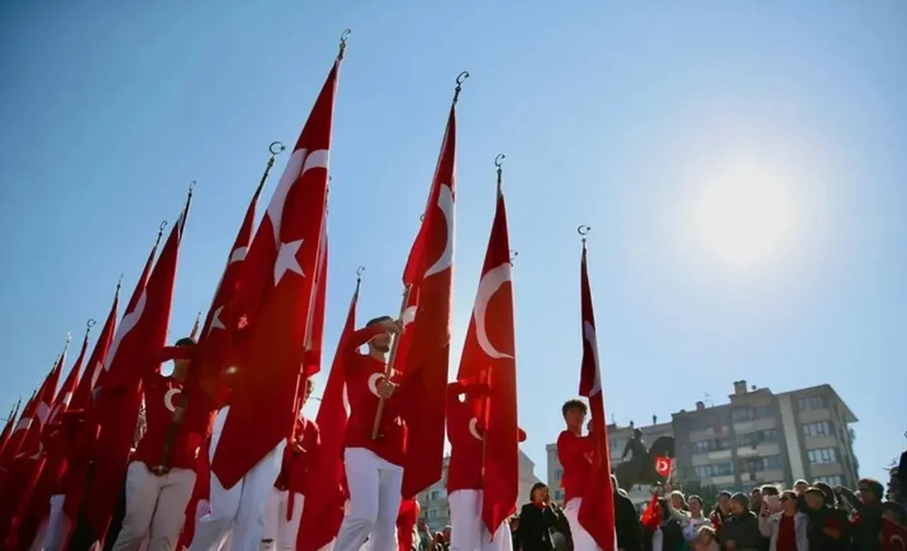 28 Ekim mesai kaçta bitiyor, saat kaçtan sonra resmi tatil?