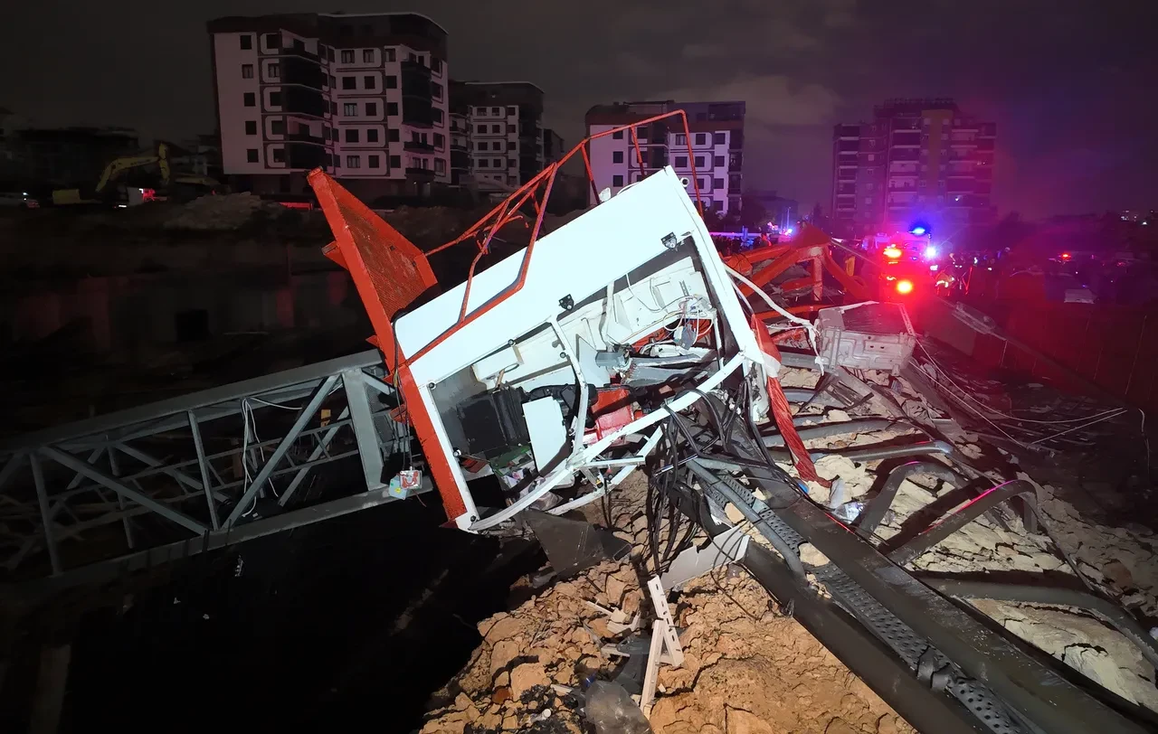 Antalya'da hortum faciası: 4 işçi hayatını kaybetti, 2 işçi yaralı