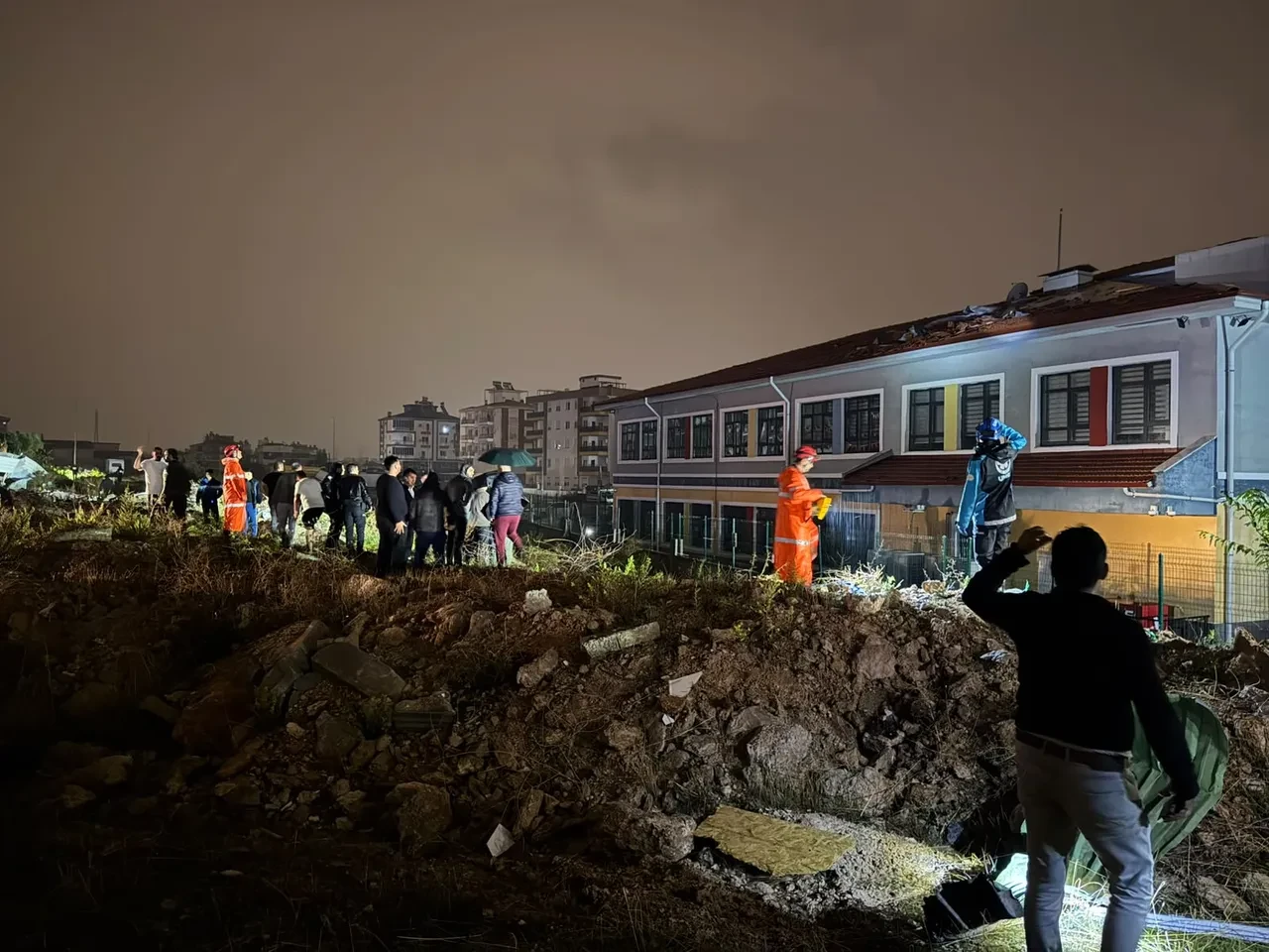 Antalya'da hortum faciası: 4 işçi hayatını kaybetti, 2 işçi yaralı