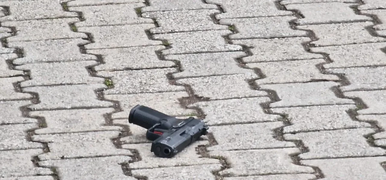 AVM’de silah paniği: Vatandaşlar intihar ettiğini sandı