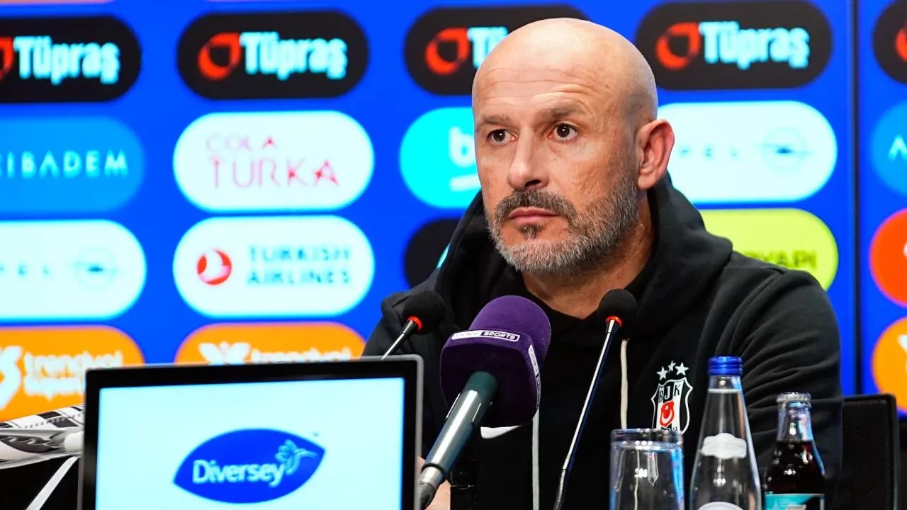 Beşiktaş'ta Italiano, İstanbul Başakşehir galibiyetiyle ilgili konuştu! "Takım harika performans gösterdi"