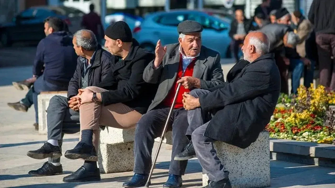 Emekli ve memura refah payı formülü! AK Parti Kaynakları: 65 yaş üstüne zam yapılabilir