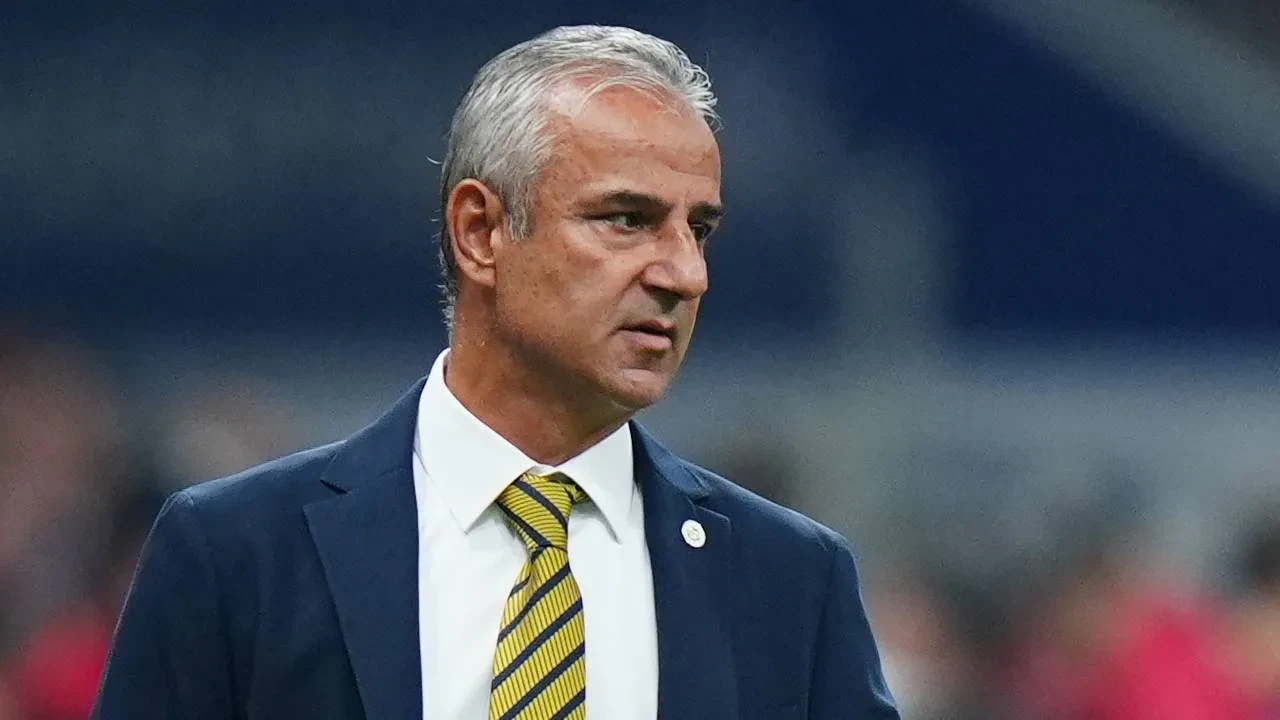 Fenerbahçe Teknik Direktörü İsmail Kartal, Galatasaray yenilgisinin ardından konuştu! "Derbi kazanmadan şampiyon olunabiliyor"