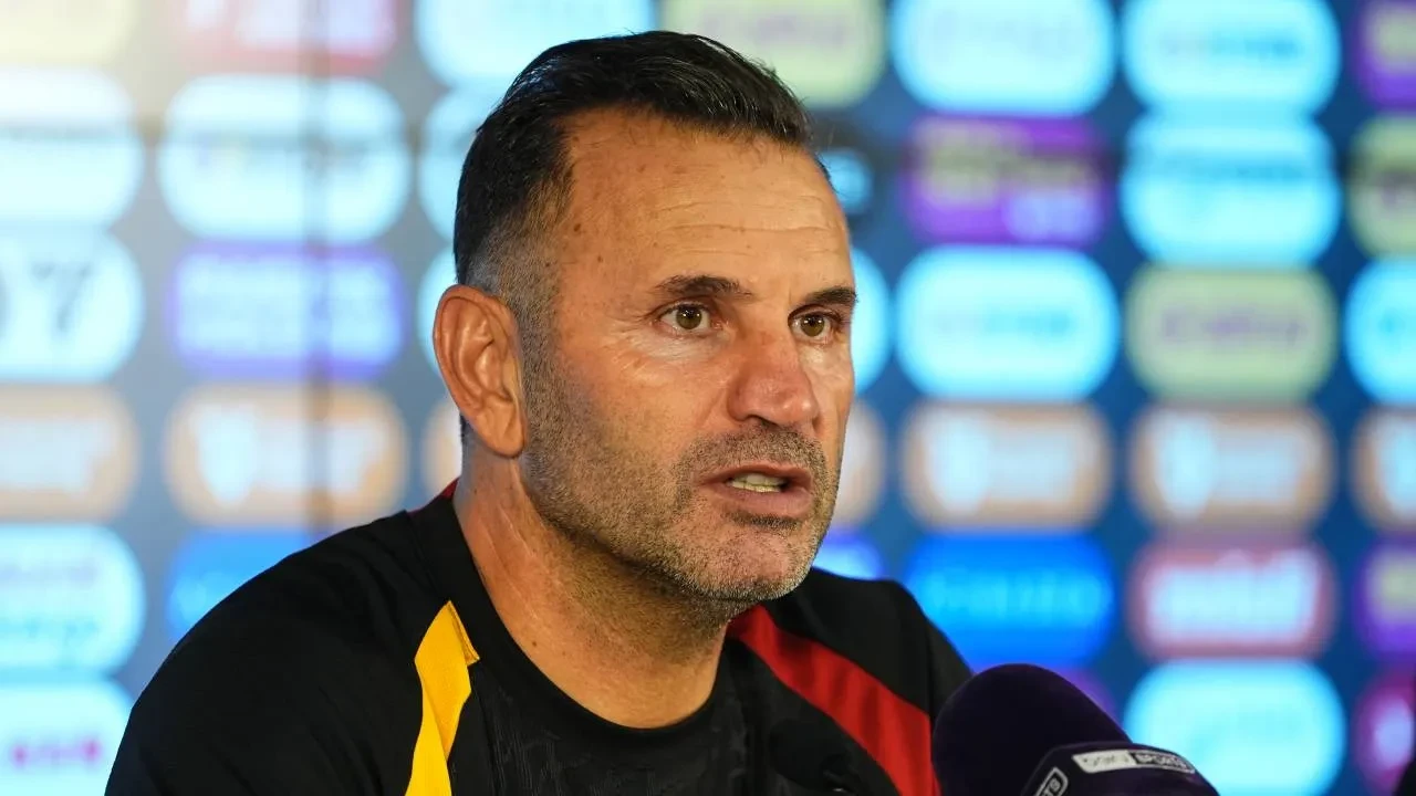 Galatasaray Teknik Direktörü Okan Buruk, Fenerbahçe galibiyetini değerlendirdi! "Bu senenin en rahat maçını oynamış olabiliriz"
