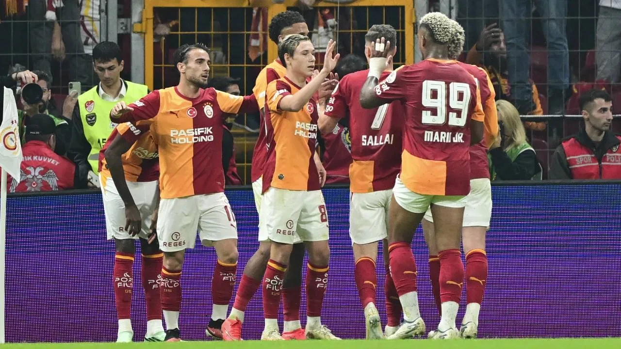 Galatasaray'da Uğurcan Çakır, Fenerbahçe galibiyetini yorumladı! "Farkı açabilirdik"