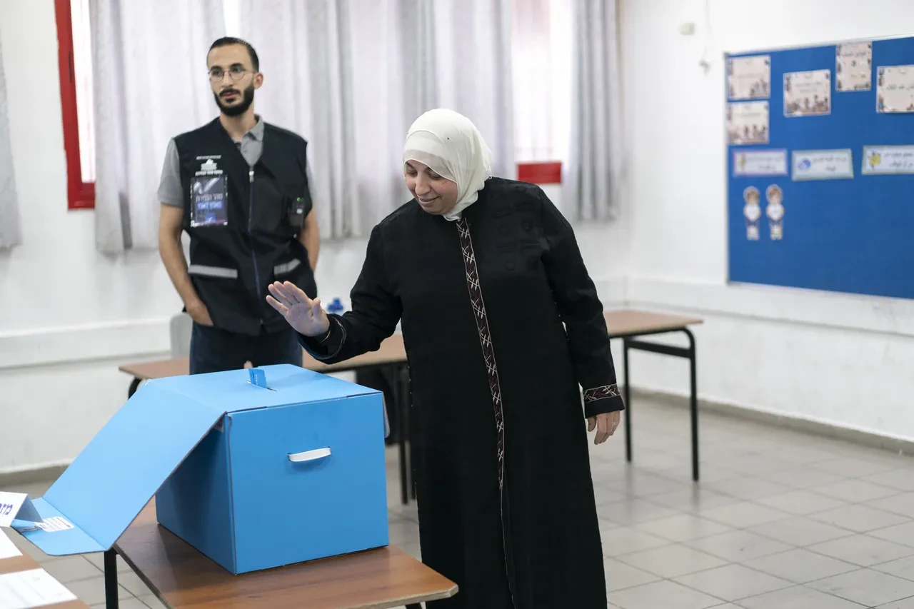 İsrail'de seçim günü, halk sandık başına gidiyor, Netanyahu'nun koltuğu sallanıyor