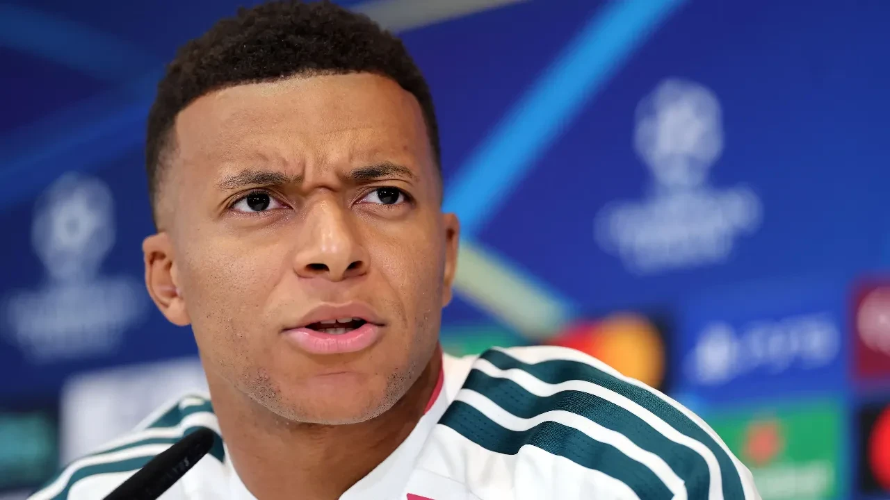 Mbappe'ye Çin şoku: Mao Zedong şakası pahalıya mal oldu!