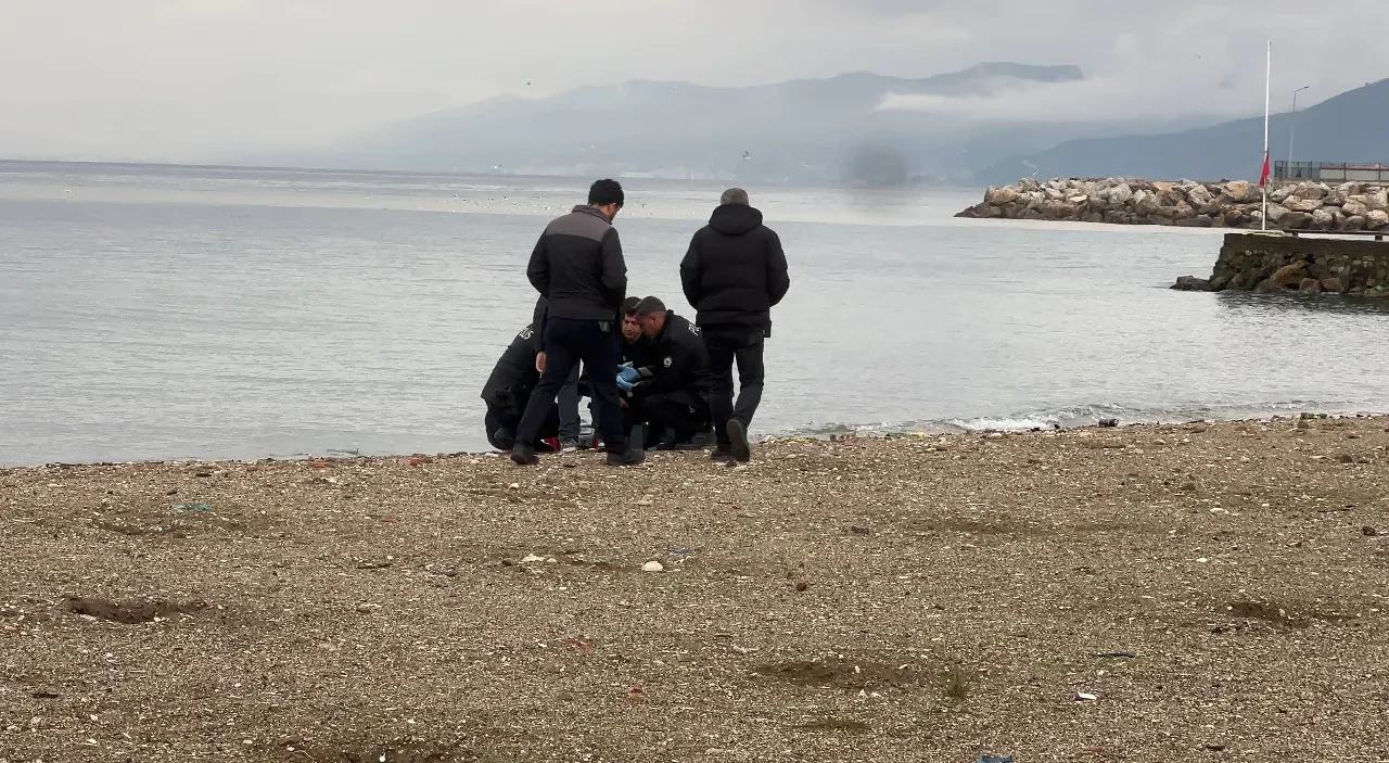 Mudanya sahilde bir erkek cesedi bulundu, üzerindeki not dikkat çekti