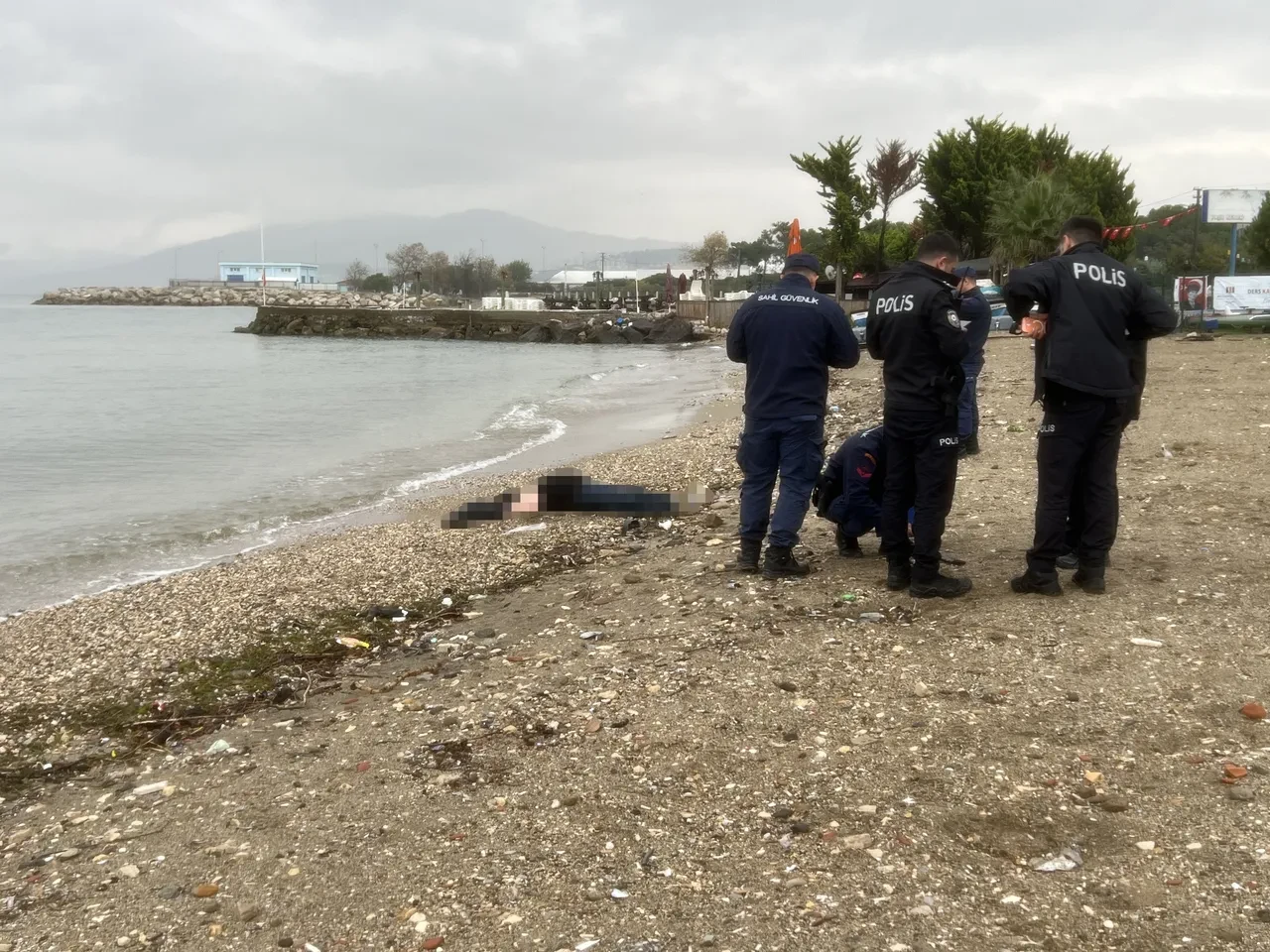 Mudanya sahilde bir erkek cesedi bulundu, üzerindeki not dikkat çekti
