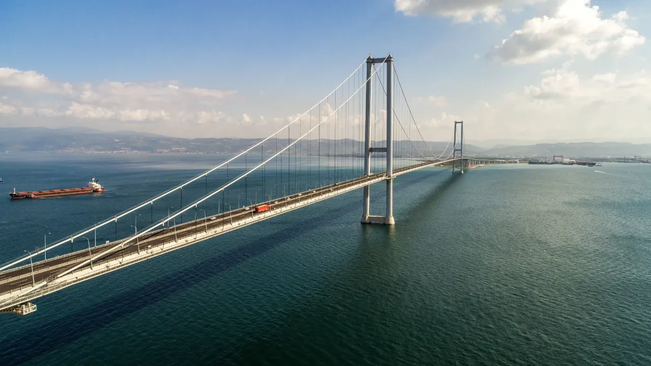 Osmangazi Köprüsü'nde Cumhuriyet koşusu: İstanbul-Bursa istikameti trafiğe kapatılacak