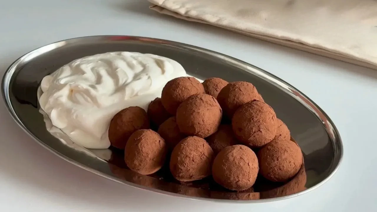 Tatlı krizlerine fit çözüm! Yulafla yapılan tiramisu topları