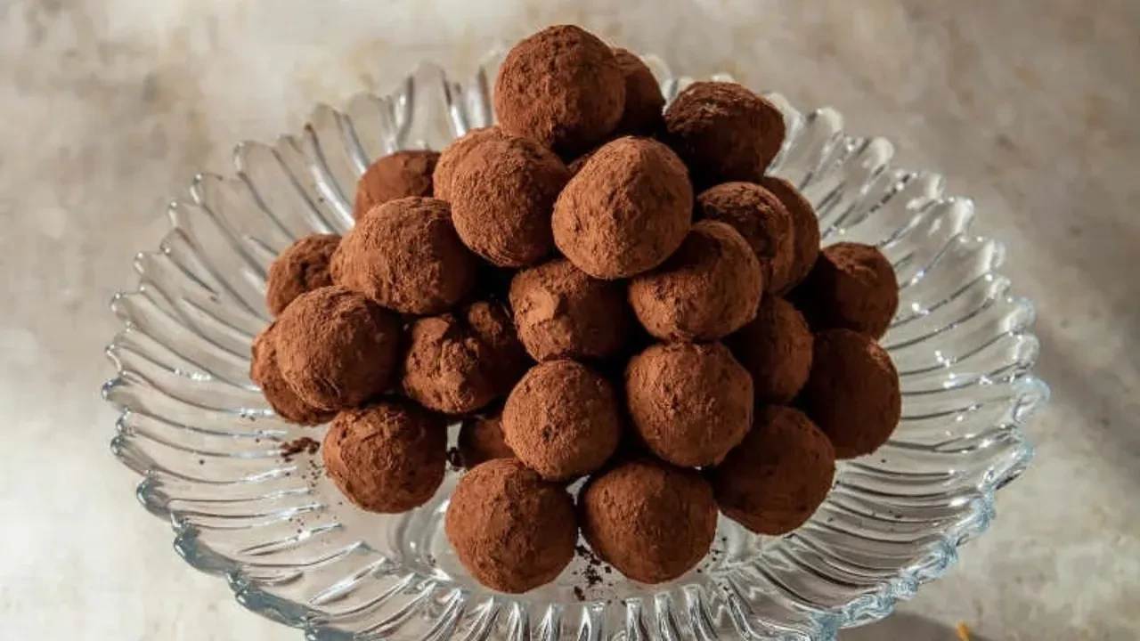 Tatlı krizlerine fit çözüm! Yulafla yapılan tiramisu topları