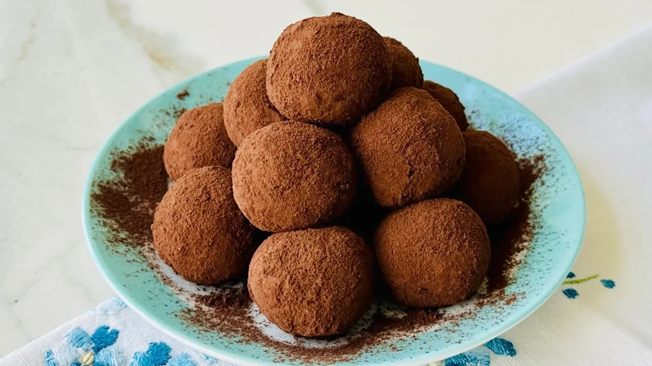 Tatlı krizlerine fit çözüm! Yulafla yapılan tiramisu topları