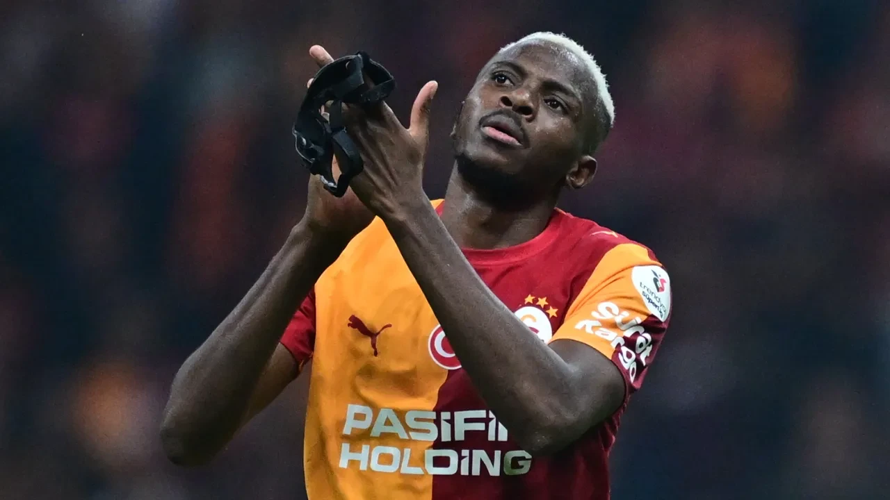 Victor Osimhen, Fenerbahçe'ye 5. golünü attı