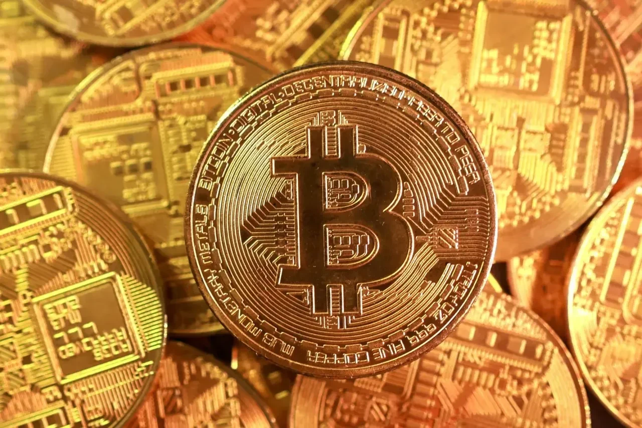 Bitcoin'de 100 bin dolar hayali suya mı düşüyor? Yıl sonu için çarpıcı tahmin!