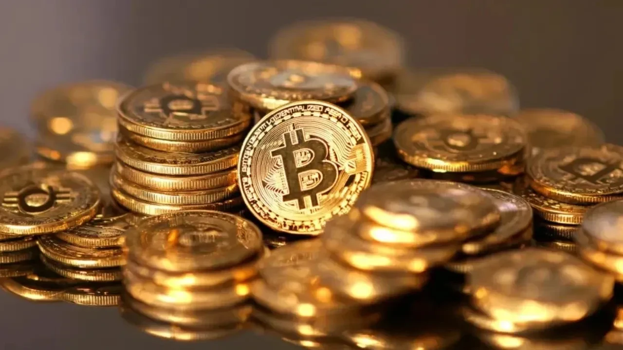 Bitcoin'de 100 bin dolar hayali suya mı düşüyor? Yıl sonu için çarpıcı tahmin!