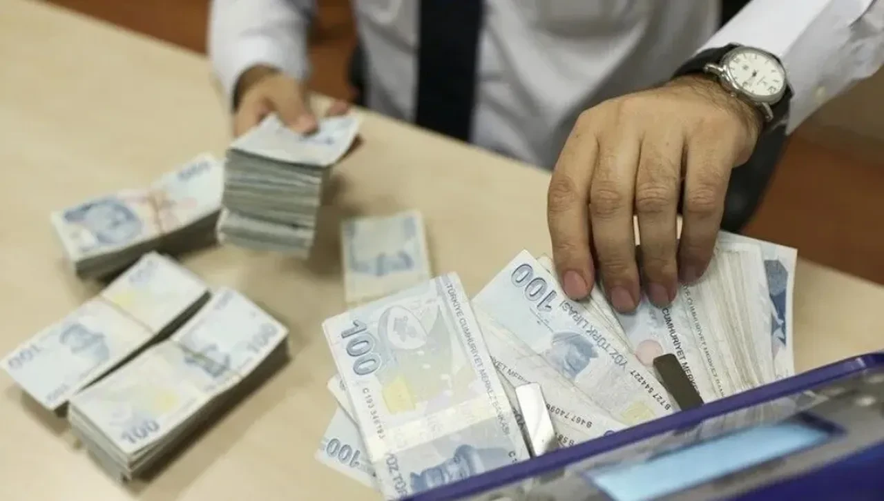 Cuma günü bankalar açık mı? 30 Ekim Cuma bankalar, noterler ve PTT’nin tatil durumu!