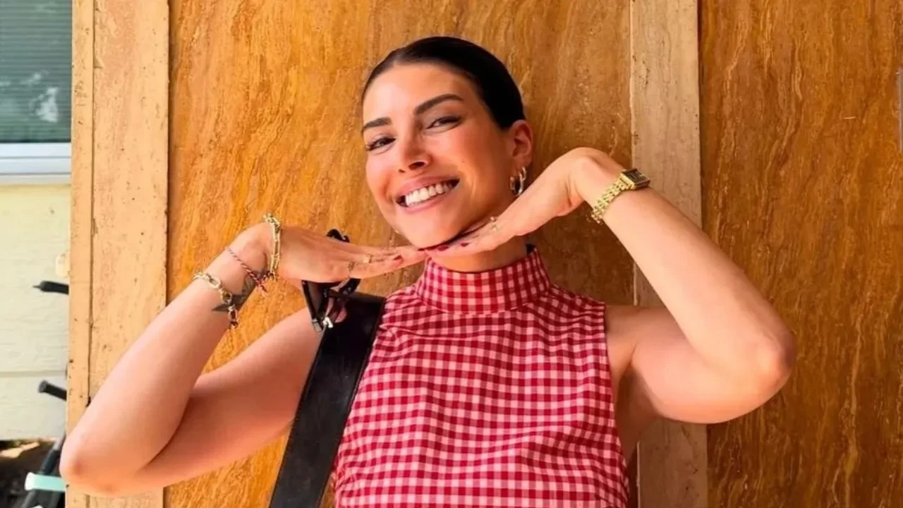 Deniz Baysal’ın çocukluk itirafı yürek burktu! Zor günleri anlattı: "Ay sonunda buzdolabında hiçbir şey kalmıyordu!"