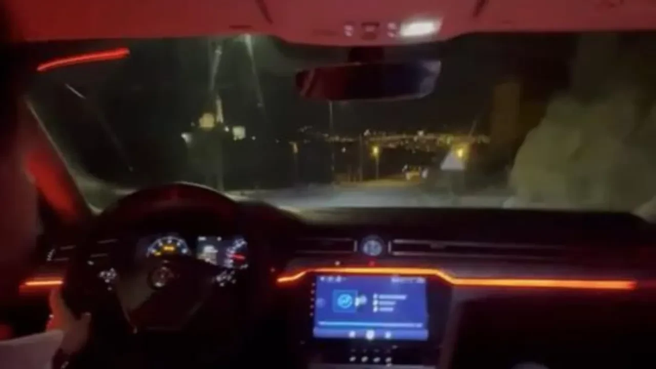 Feci kaza öncesi kameralara saniye saniye yansıdı! Araç içinde video çekerken can verdiler
