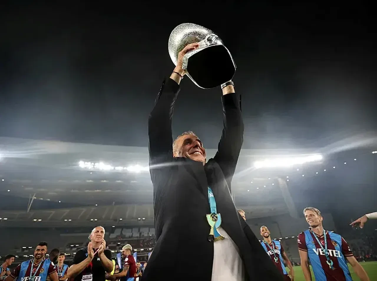Fenerbahçe'de İsmail Kartal sonrası hedef Abdullah Avcı! Tecrübeli teknik direktörün yönetime ne dediği ortaya çıktı