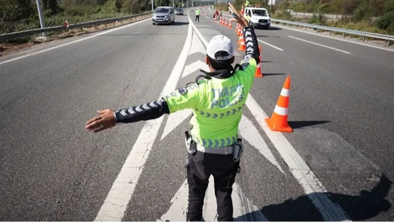 İstanbul’da 29 Ekim Cumhuriyet Bayramı trafik alarmı: 3 ilçede bu yollar trafiğe kapatılacak