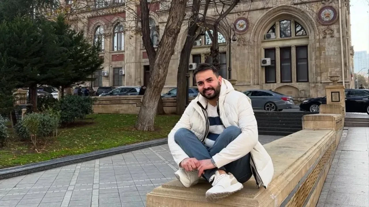 Kadir Ezildi’nin yatak odasında paylaştığı fotoğraf dikkat çekti! Aynadaki ayrıntı