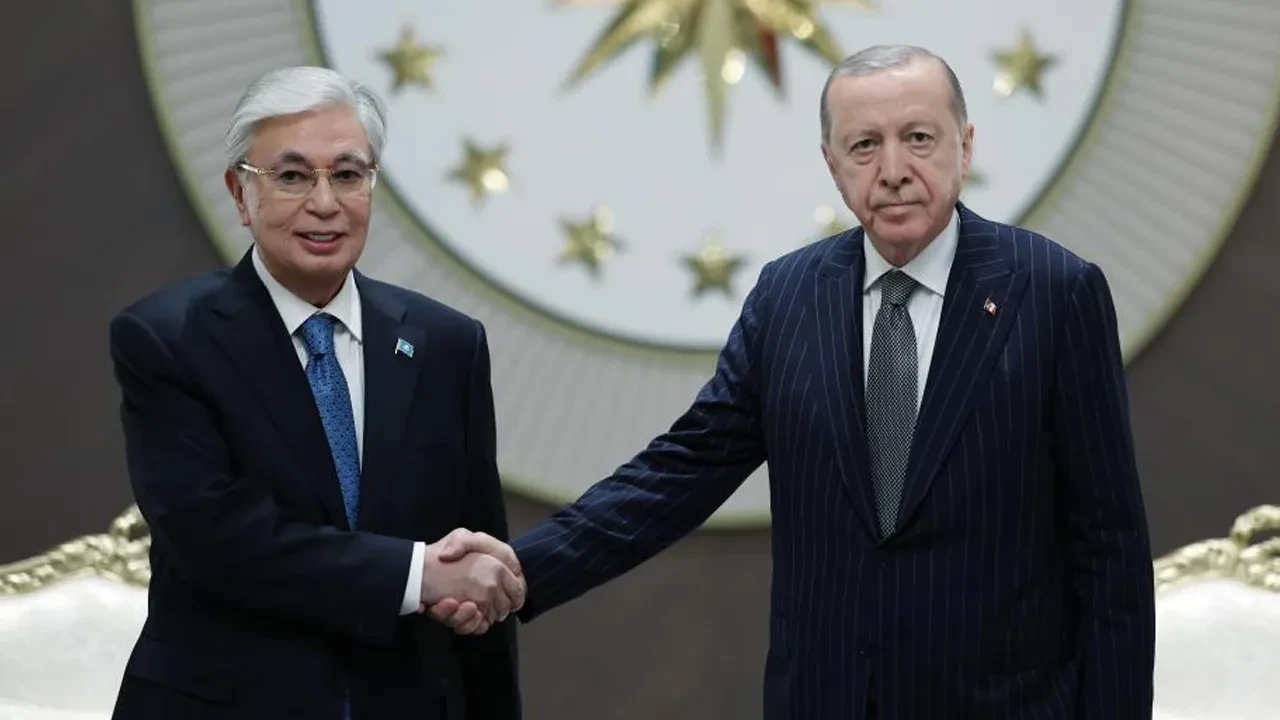 Kazakistan Cumhurbaşkanı Tokayev Ankara'da! Cumhurbaşkanı Erdoğan ile görüşmede ilişkilerin 5 alanda geliştirilmesi vurgulandı