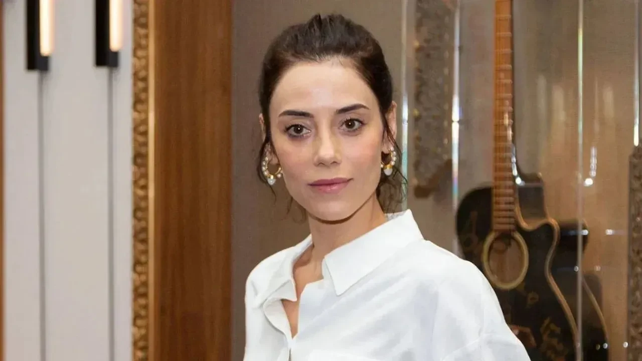 Kızılcık Şerbeti’nden ayrılan senaristlerin yeni adresi belli oldu! Mavi Orkide dizisi geliyor