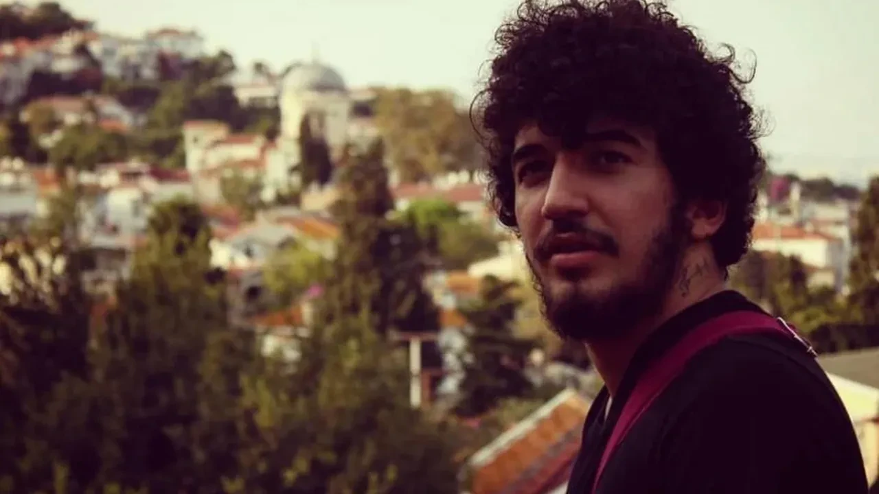 21 yaşında hayatını kaybeden Onur Can Özcan geride buruk bir hikaye bıraktı! Milyonları hüzne boğmuştu