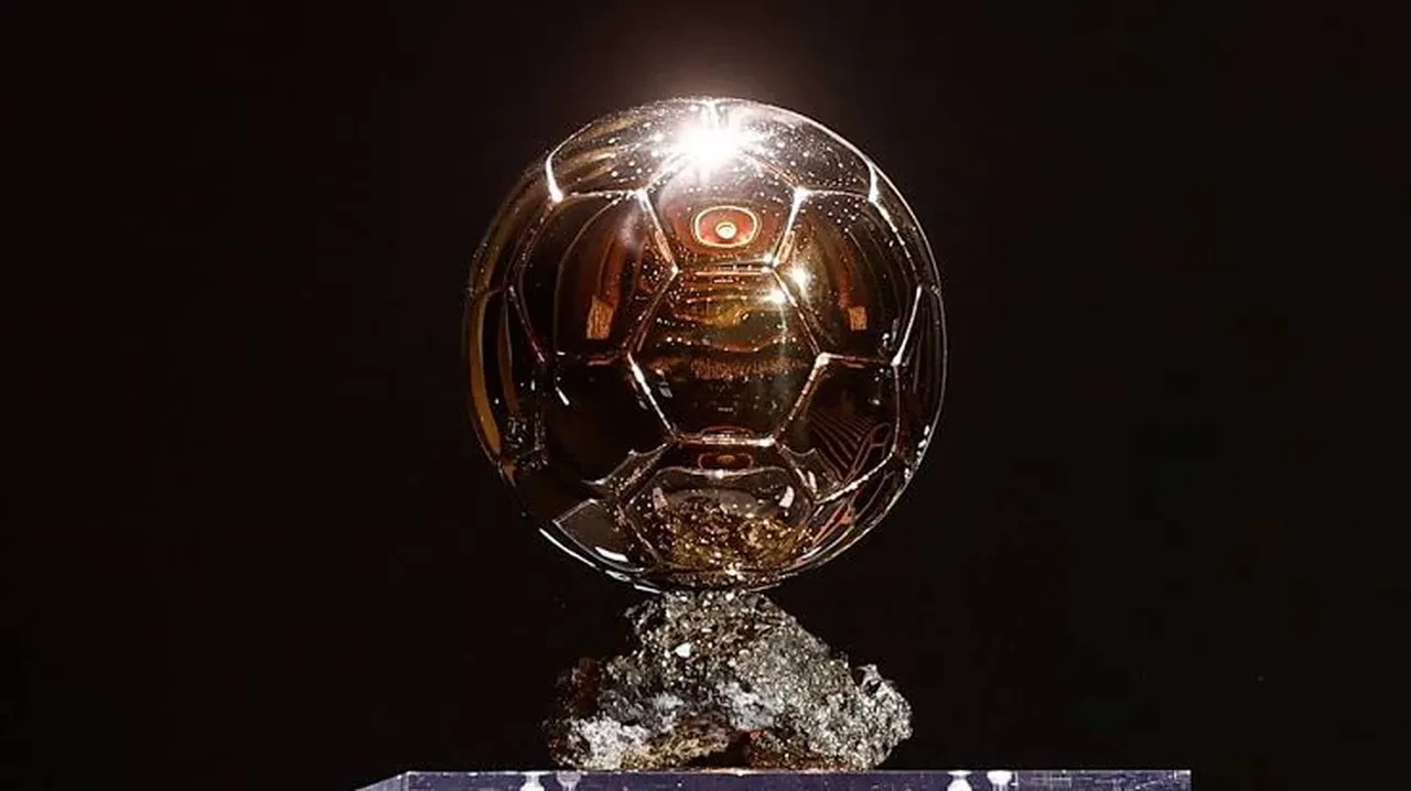 Ballon d'Or of All Time sahibini buldu! Messi mi, Ronaldo mu?