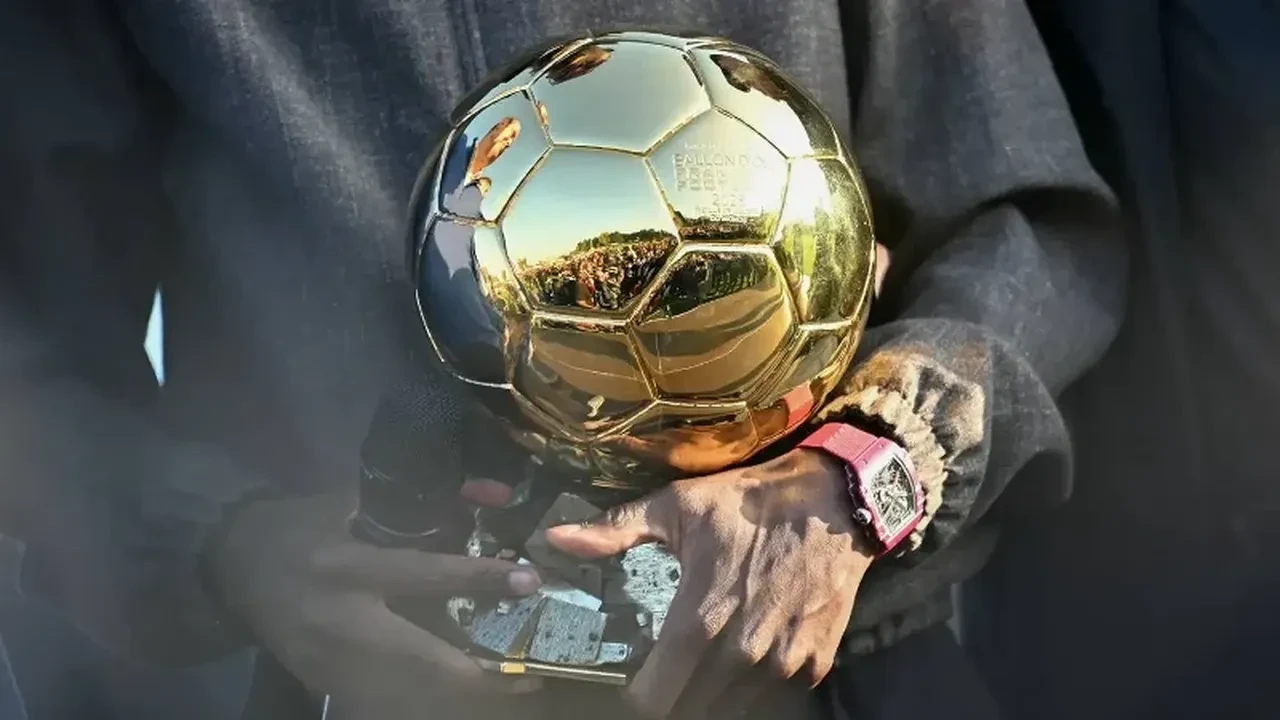 Ballon d'Or of All Time sahibini buldu! Messi mi, Ronaldo mu?